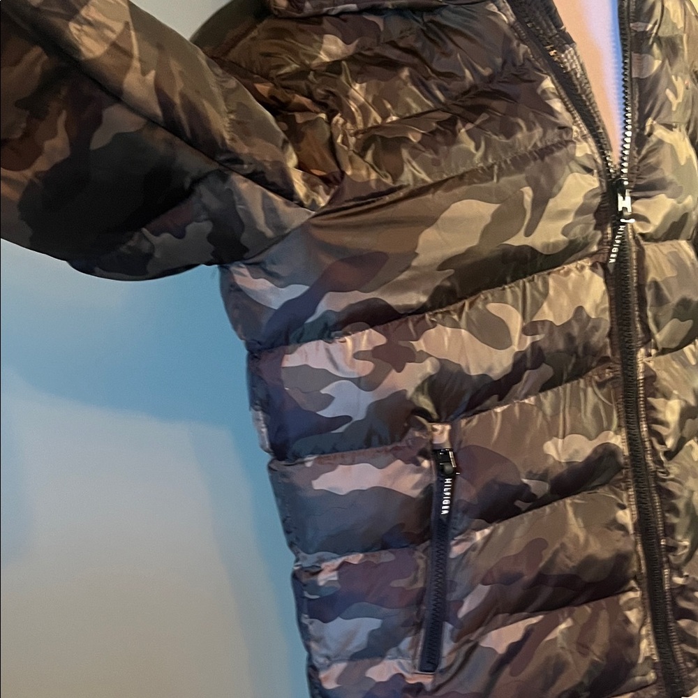 Tommy Hilfiger Camo Puffer Jacket NWOT - Picture 4 of 12